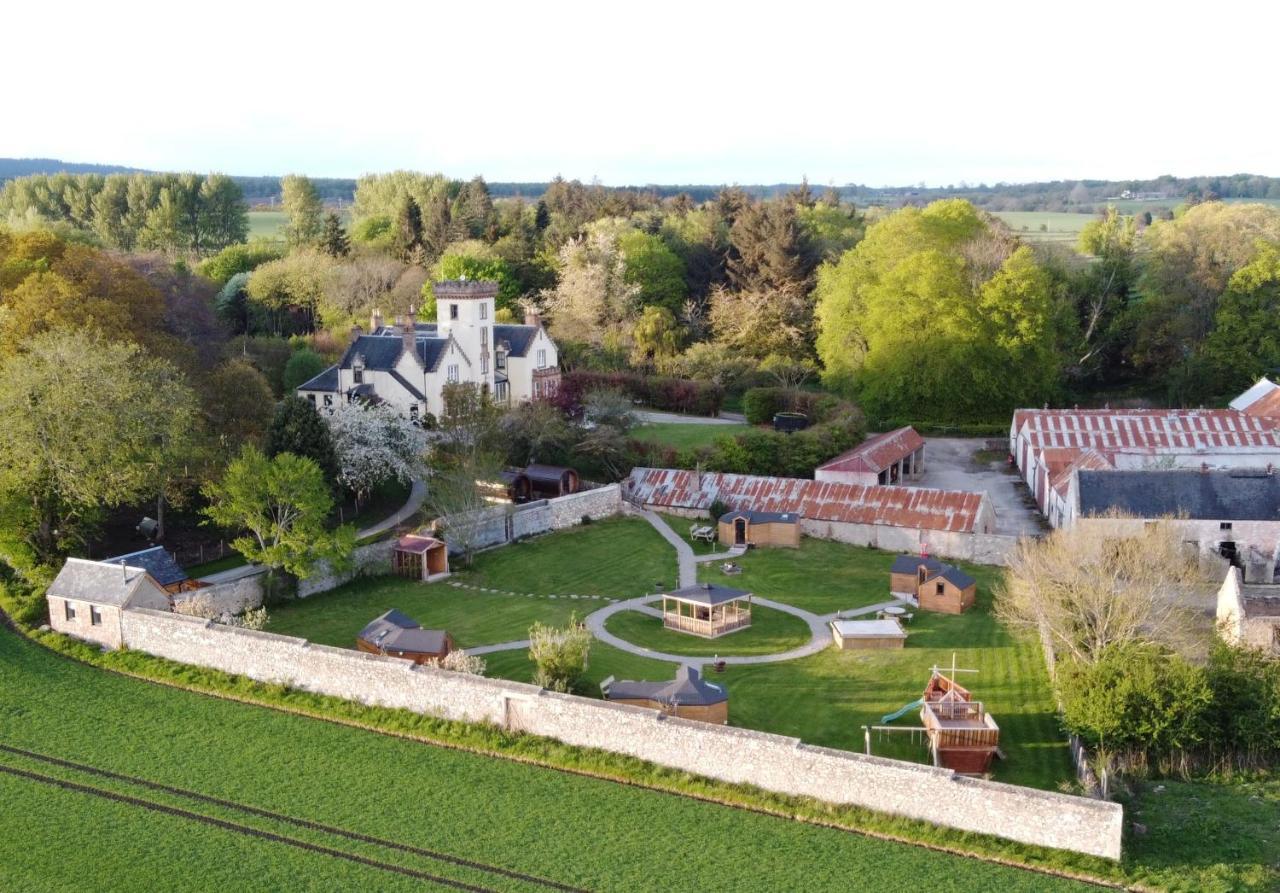 Hotel Delny Glamping And Farm Animals Invergordon Exteriér fotografie