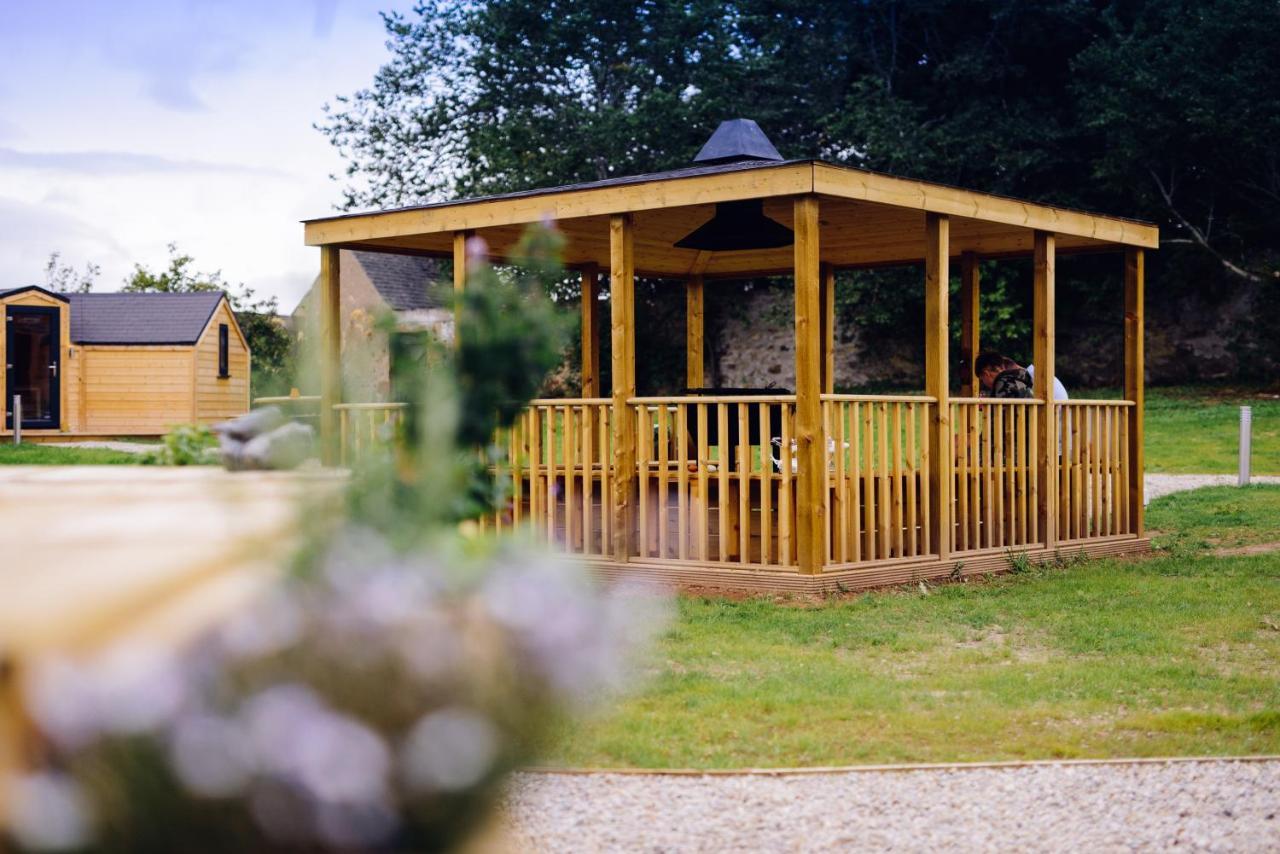 Hotel Delny Glamping And Farm Animals Invergordon Exteriér fotografie