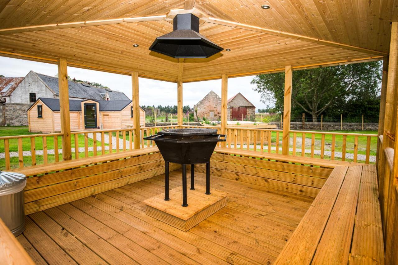 Hotel Delny Glamping And Farm Animals Invergordon Exteriér fotografie